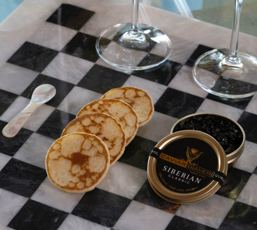 Caviale Siberian Classic Giaveri scatoletta aperta e blinis