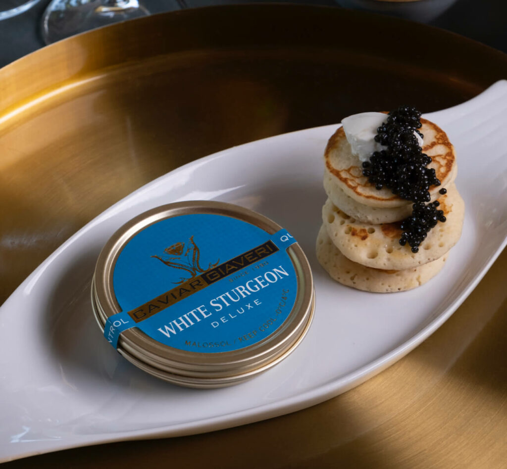 Caviale White Sturgeon Deluxe Giaveri scatoletta chiusa e blinis